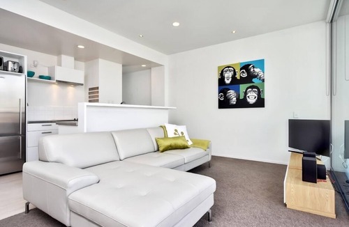 Auckland Central Business District House | Architecturally Designed Townhouse + Aircon and Carpark