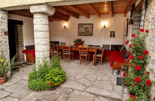 Monodendri Apartment | Archontiko Rapti Stone Traditional House