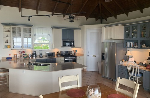 Point Rendezvous Villa | Arco Iris~3 Private King Suites, AC, Private Pool, Ocean Views, generator!