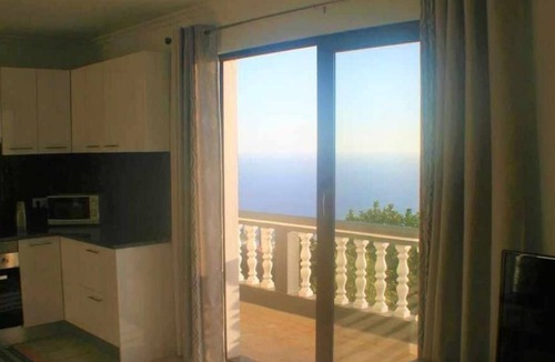 Arco da Calheta Apartment | Arcos Grand Studio Suite with pool