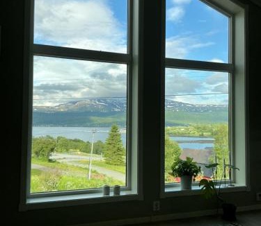 Lenvik Apartment | Arctic Comfort Senja