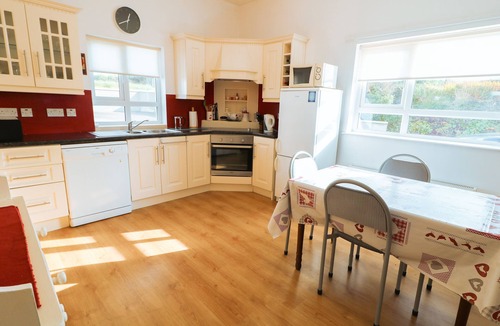 Bunbeg House | ARD AN PHÍOBAIRE, pet friendly in Derrybeg, County Donegal