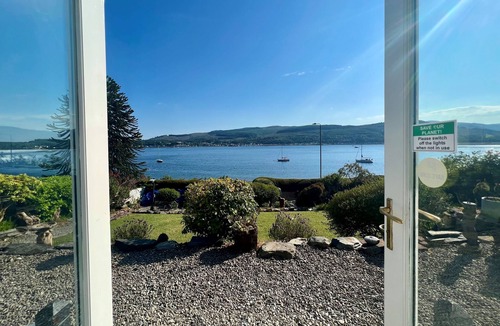 Kilmun House | Ardmun House - waterfront villa that sleeps 6 guests in 4 bedrooms