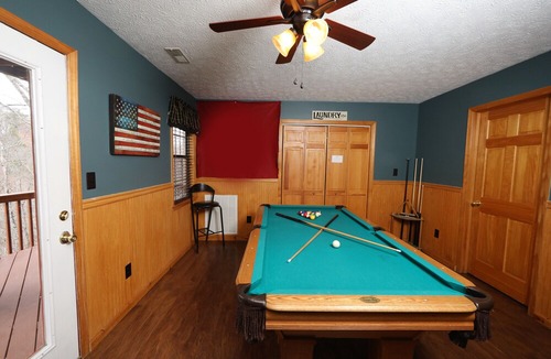 Sevierville Cabin | Are you ready for Just Hanging Out with your friends and family?