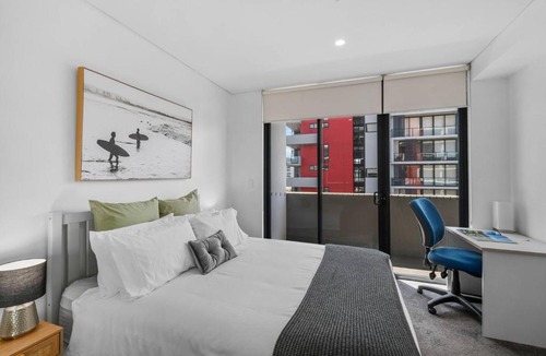 Wollongong Apartment | Arena Beach Escape - Smart Urban Stay near Stadium