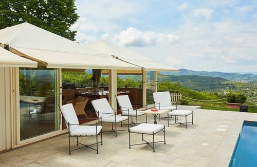 Arezzo Villa | Arezzo villa Summary: