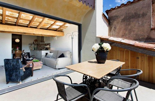 Olot Apartment | Argenter, deluxe penthouse with terrace