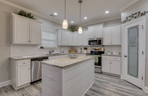 Aiken House | ARGO HOUSE Quiet Home Base for Aiken & Augusta. Fenced Yard & Air Filtration