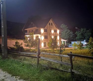 Rucar Villa | Arhondaric