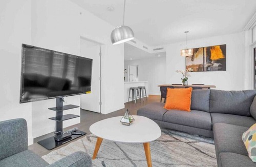 Richmond City Centre Apartment | ARIES PALACE - LUXURY &CENTRAL 3 BDR, 1100SQFT