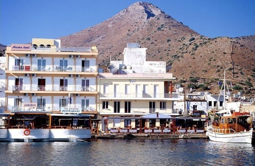 Elounda House | Aristea is homely and quiet Hotel at the centre of Elounda village.