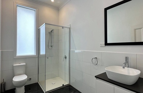 Echuca Hotel | ARK Apartments
