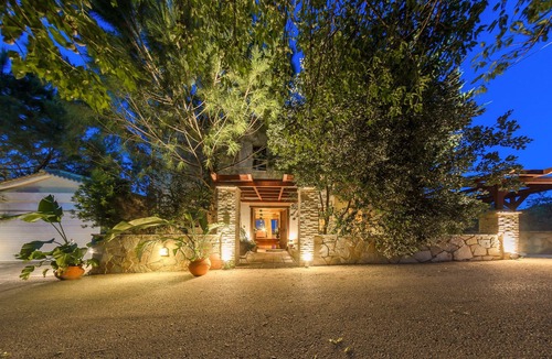 Mouzaki Villa | Ark Luxury Villa