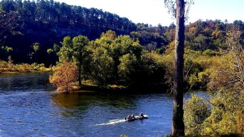 Calico Rock House | Arkansas River Paradise: Cabin with Large Deck Overlooking Breathtaking Views