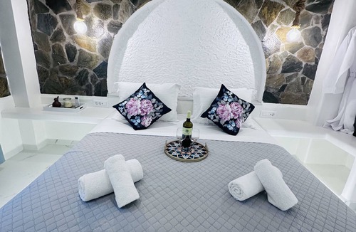 Messaria House | Arlene Suites
