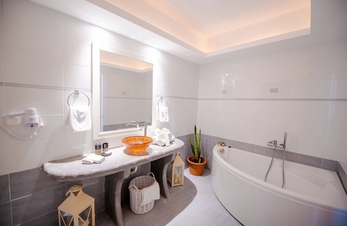Messaria House | Arlene Suites