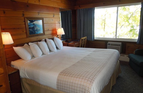 Port Clinton Hotel | Arlington Inn