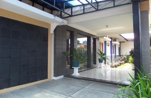 Klojen Hotel | Armi Hotel Malang