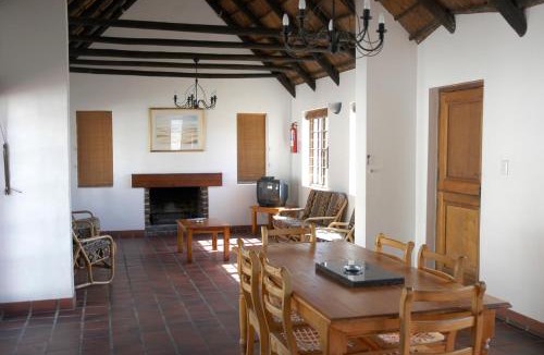Waenhuiskrans Ski Chalet | Arniston Seaside Cottages