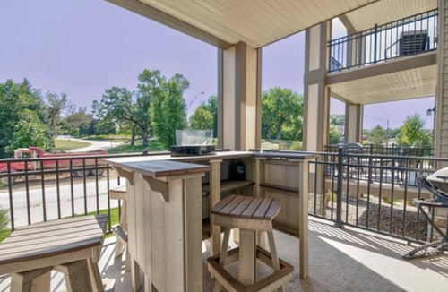 Milford Condo | Arnold's Park on West Okoboji 2 Bedroom 2 Bath Condo, walk to all attractions.