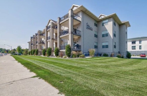 Milford Condo | Arnold's Park on West Okoboji 2 Bedroom 2 Bath Condo, walk to all attractions.