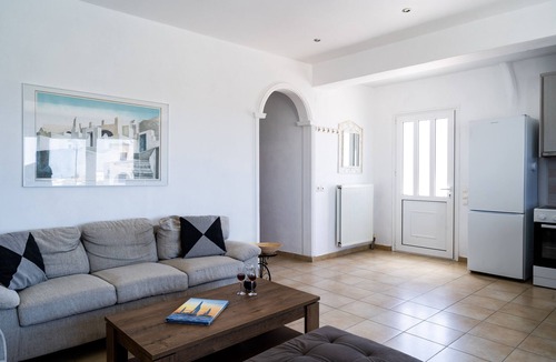 Pyrgos House | Aroma Cavas