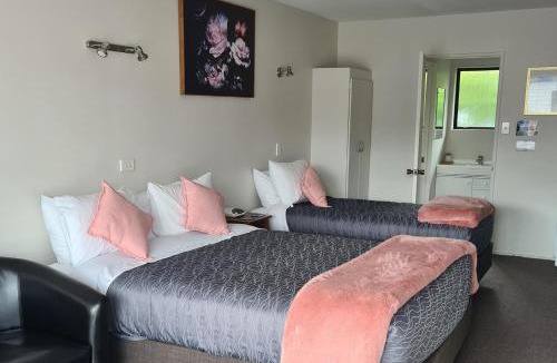 Te Anau Hotel | Arran Motel