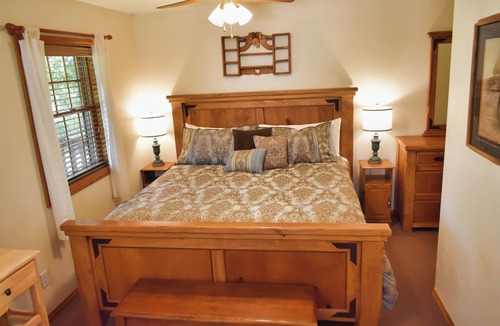Zion National Park East Entrance Bed & Breakfast | Arrowhead Country Cabins
