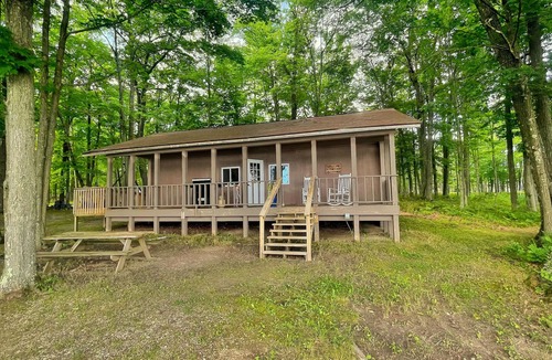 Lupton Cabin | Arrowhead Lake Camp - Black Bear Lodge Lake View