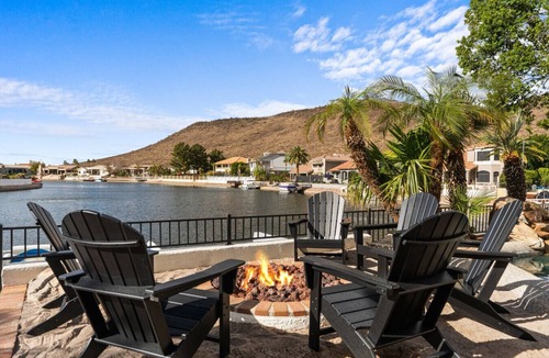 Arrowhead Lakes House | Arrowhead Lakes Luxury | Dock, Pontoon Boat, Pool & Fire Pit