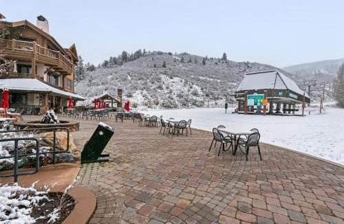 Edwards Apartment | Arrowhead Oasis Resort Perks 5 Min Walk to Lift