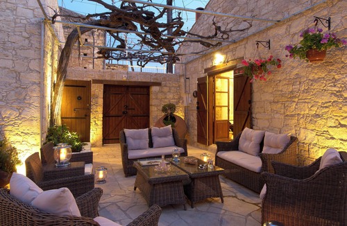 Arsos Apartment | Arsorama Great 1 Bdr Apt with Shared Patio