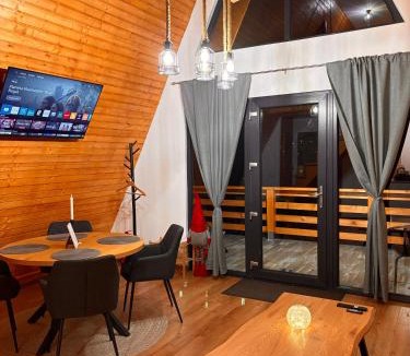 Traisteni House | Art A Cabin