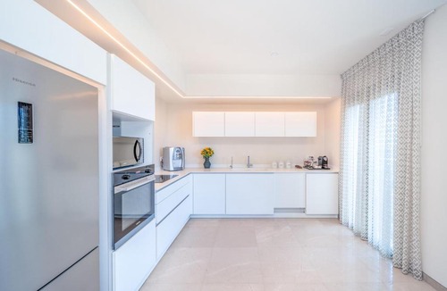 Jerusalem City Centre Apartment | Art Apartment In Mamila - Mamila Residence - With jacuzzi