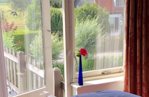 's-Graveland Bed & Breakfast | Art bed and breakfast