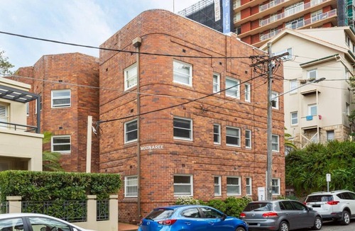 Manly Apartment | Art Deco Apartment Meters Away From The Beach