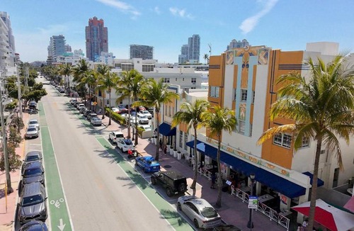South Pointe Apartment | Art Deco Suite Steps from Beach in South of Fifth