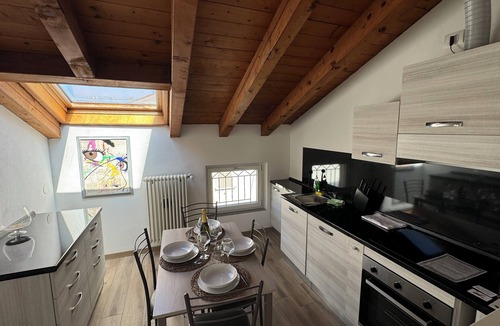 Como Apartment | Art & Elegance AxelParkComo Suites - Rainbow