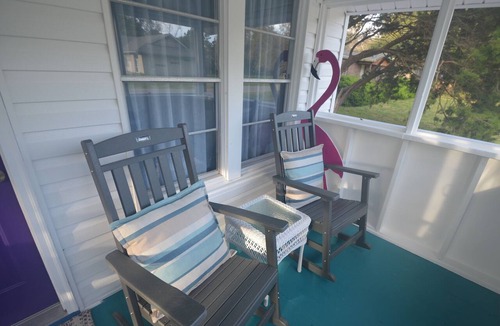 Dauphin Island Cottage | Art & Soul Vintage Cottage, fully remodeled and minutes from the Beach!