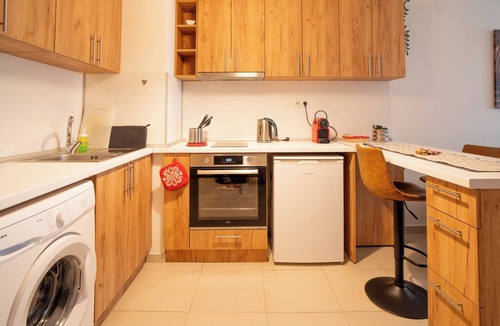 Studentski Grad Apartment | ART Studio 8 | Free Parking Around | Mountain Views