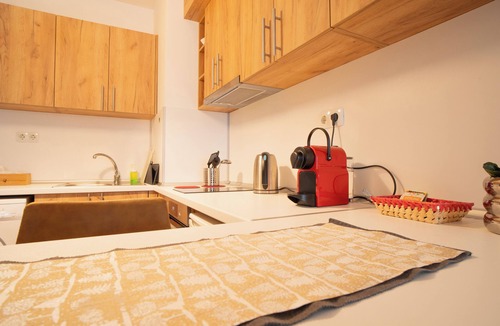 Studentski Grad Apartment | ART Studio 8 | Free Parking Around | Mountain Views