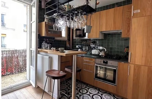 11th Arrondissement Condo | Arthouse, Cozy 2 bed, Balcony, Bastille, 11eme Paris, pet friendly