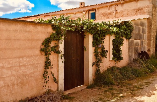 Campos Cottage | Arthouse Gallery Campos
