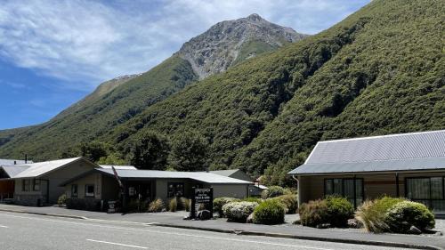 Arthur's Pass Hotel | Arthur's Pass Motel & Lodge