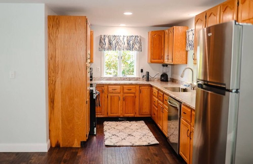 Standish House | Arthur`s Place Sebago Lakefront Near Windham