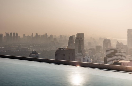 Silom Condo | Artisan Luxury room. Next to MRT Samyan