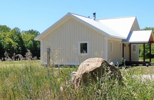 Balderson House | Artisan, spacious home/64 pastoral acres/1 hr west of Ottawa/Fallbrook