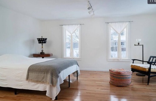 Philmont House | Artist's home near the woods - close to skiing, vineyards, High Falls, Hudson