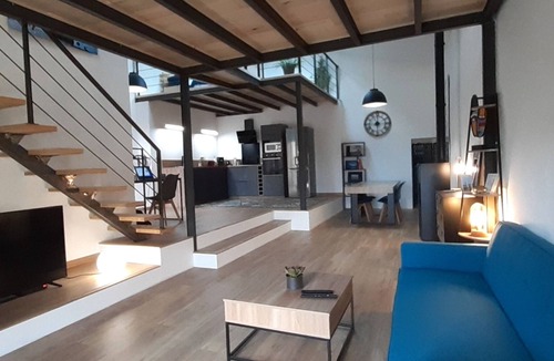 Saint-Chinian Other | Artist's studio converted into a Loft