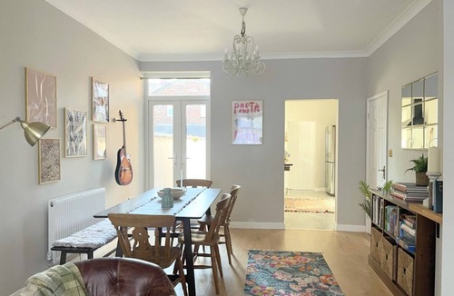 Trafford Villa | Artistic calm spacious 3 bed home in Old Trafford
